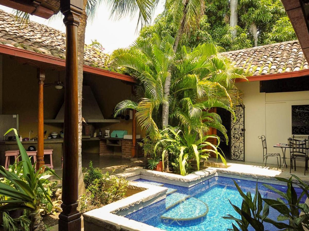 Colonial Charm With Private Pool Steps From Plaza Vakantiehuis Granada