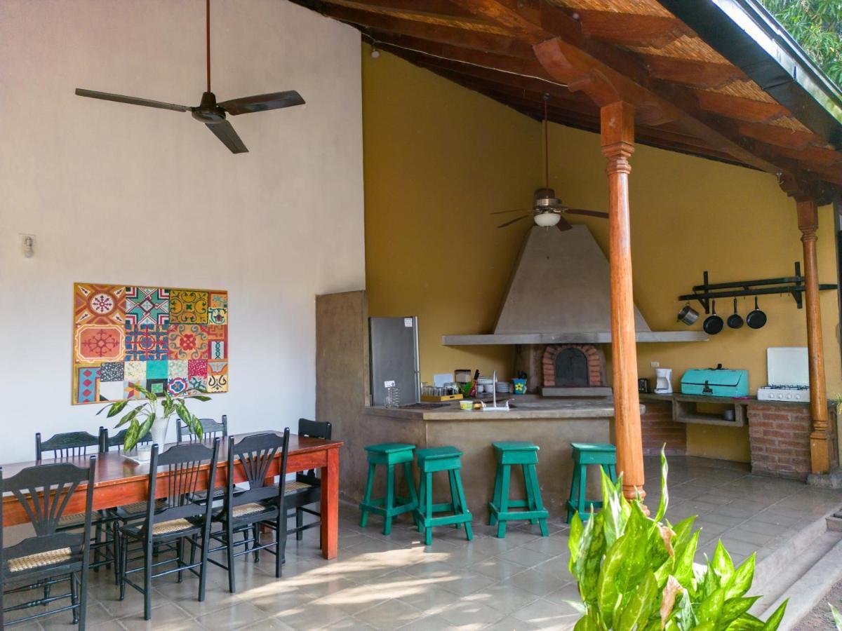 Colonial Charm With Private Pool Steps From Plaza Vakantiehuis Granada