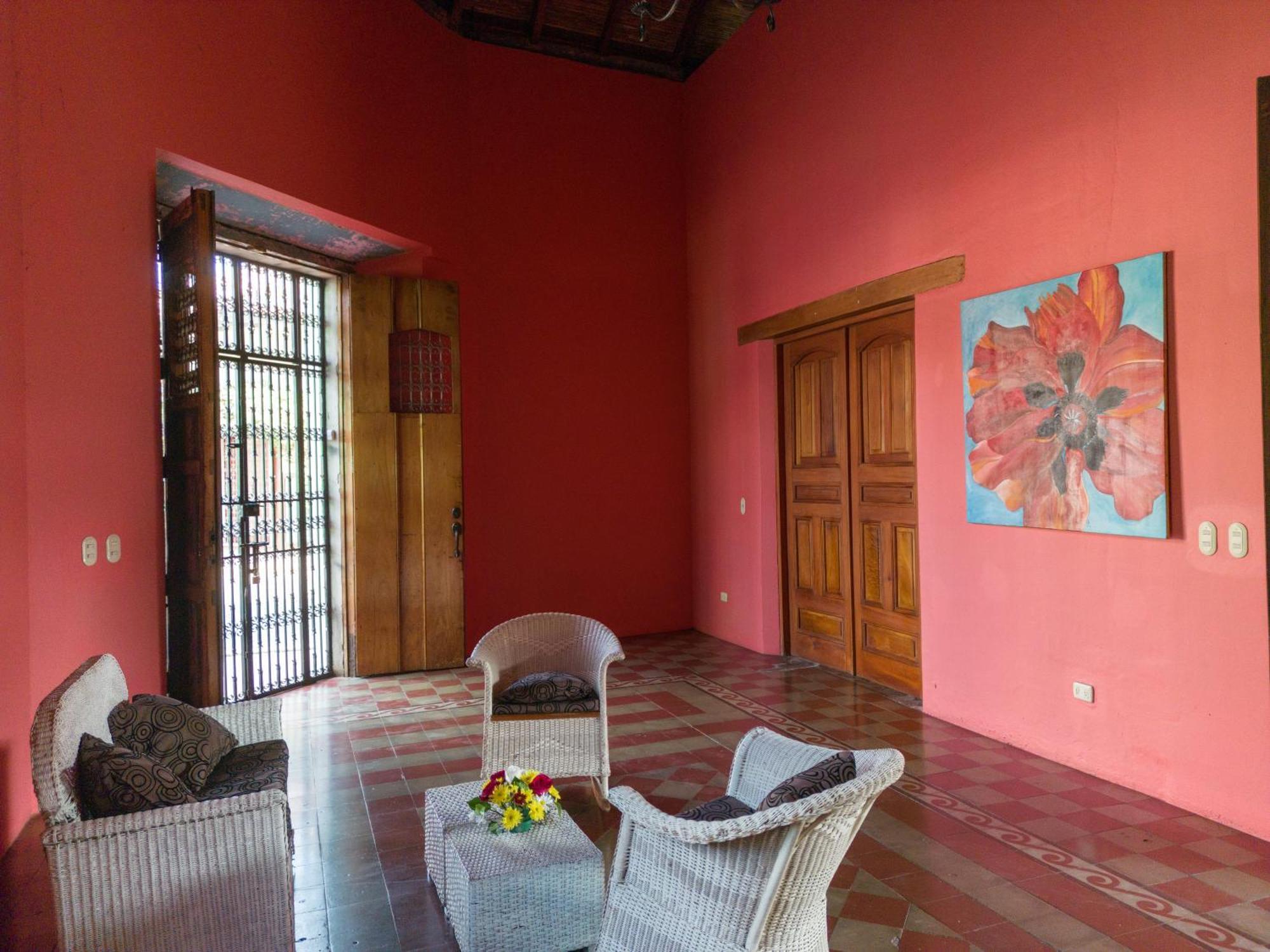 Colonial Charm With Private Pool Steps From Plaza Vakantiehuis Granada