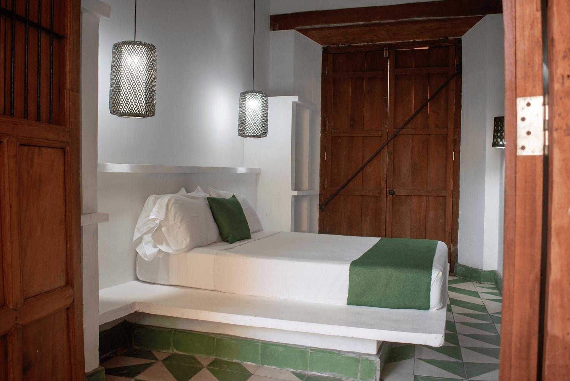 Vakantiehuis Colonial Charm With Private Pool Steps From Plaza Granada