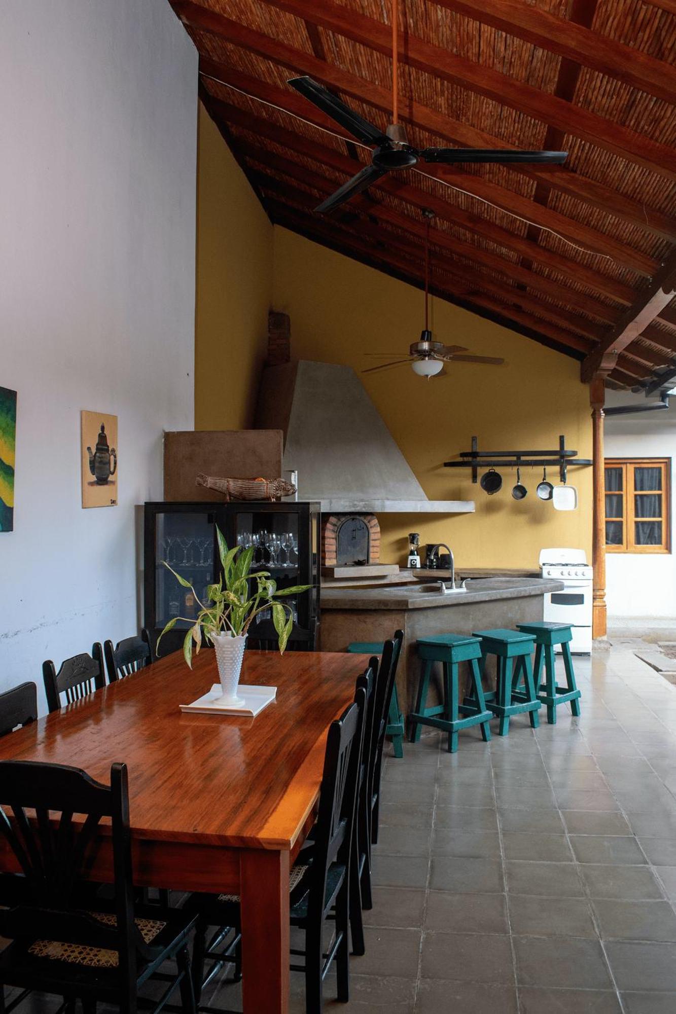 Colonial Charm With Private Pool Steps From Plaza Vakantiehuis Granada